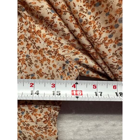 Lulu's Floral Blouse in Orange and White - Picture 7 of 9